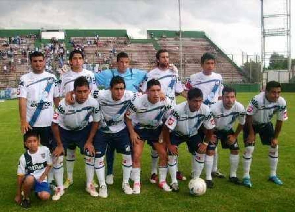 Contin�a ma�ana el triangular de verano 2013 