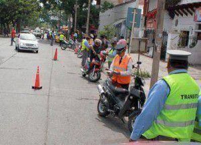 Contin�an los operativos de tr�nsito: �la poblaci�n tiene que aprender a regirse dentro de las normas vigentes� 