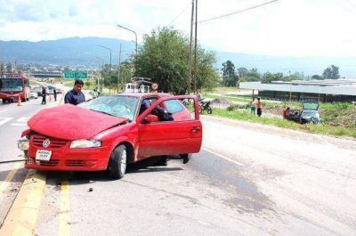 Turistas lesionados tras violenta colisi�n 