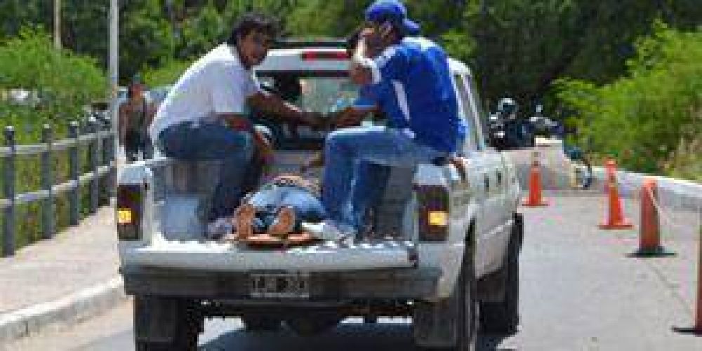 Clorinda: Pacientes trasladados en camioneta por falta de ambulancias 