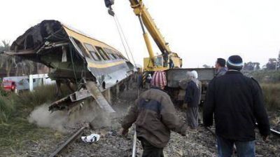 Descarrila un tren con soldados en Egipto: hay 19 muertos