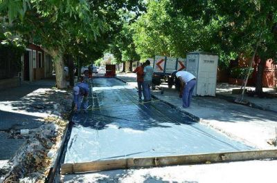 Katopodis contin�a supervisando obras de bacheo y pavimentaci�n