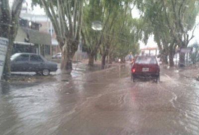 A limpiar desag�es y compuertas: la lluvia lleg� para quedarse y recomiendan medidas de precauci�n