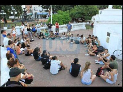 Los artistas pedir�n una audiencia a Osuna por el Gloria Montoya