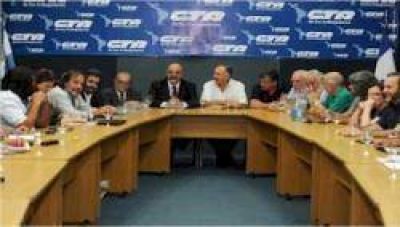 "Las paritarias deben rondar un 25% de aumento"