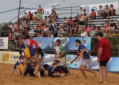 S�bado de definici�n para el rugby beach en Paso de la Patria