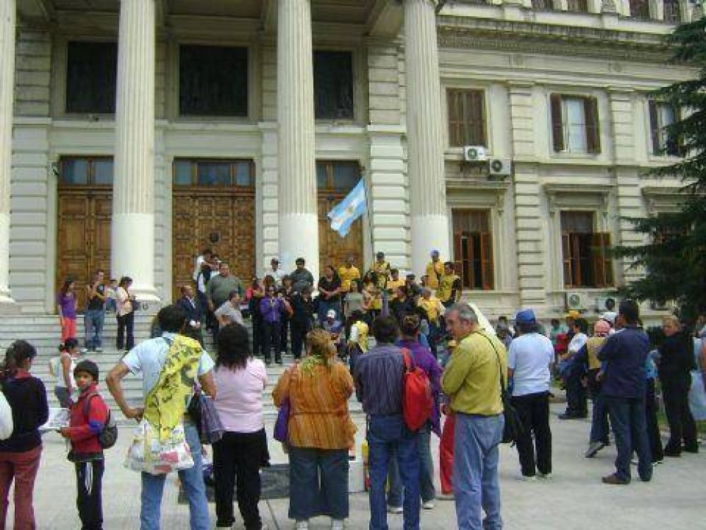 Ra�l Castells oficializ� a sus candidatos a diputados y concejales por La Plata
