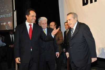Daniel Scioli propuso un "debate superador" en la campa�a electoral