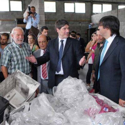 Firman convenio para el tratamiento de basura inform�tica del Estado