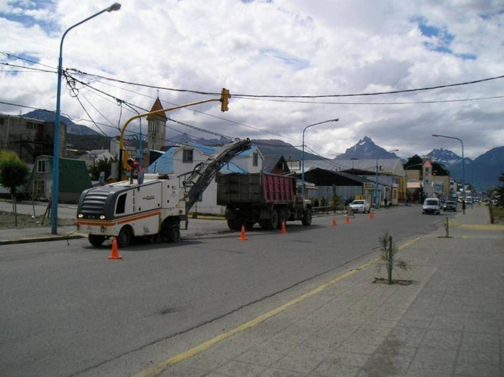 El Municipio realiza tareas de fresado sobre la avenida Maip�