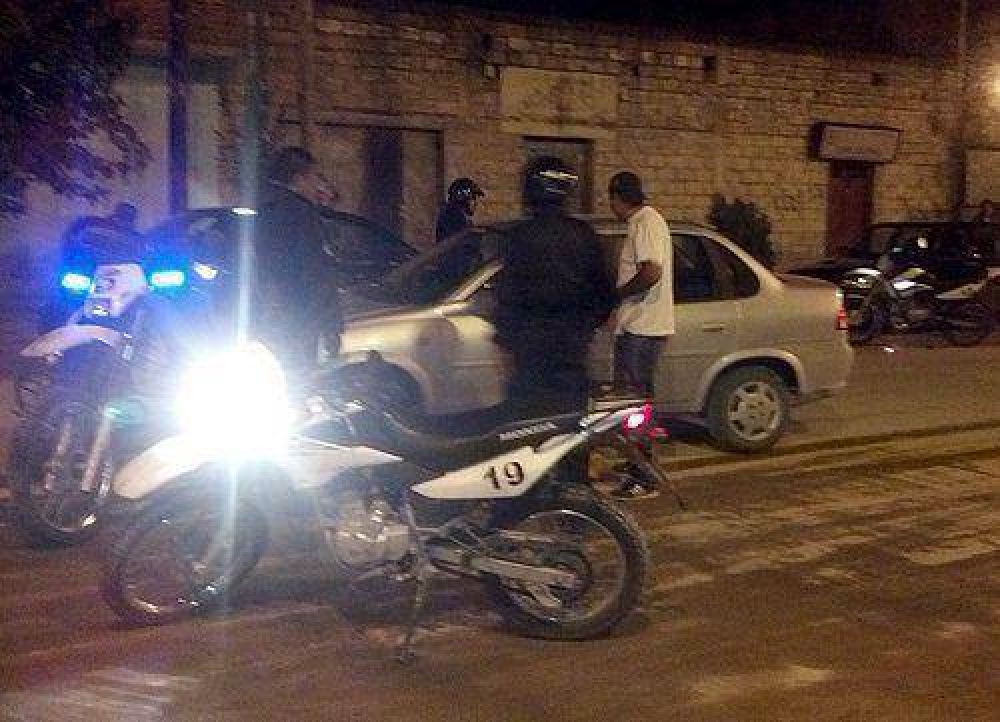 En operativos detectaron menores al volante, motociclistas sin cascos y taxis truchos