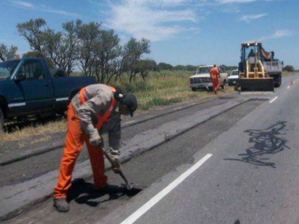 Realizan reparaciones en la carpeta de Ruta Provincial 13