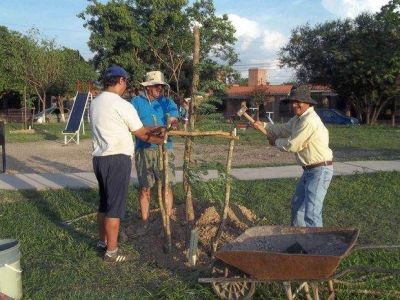 La plaza del barrio preocupa a los vecinos de El Aybal