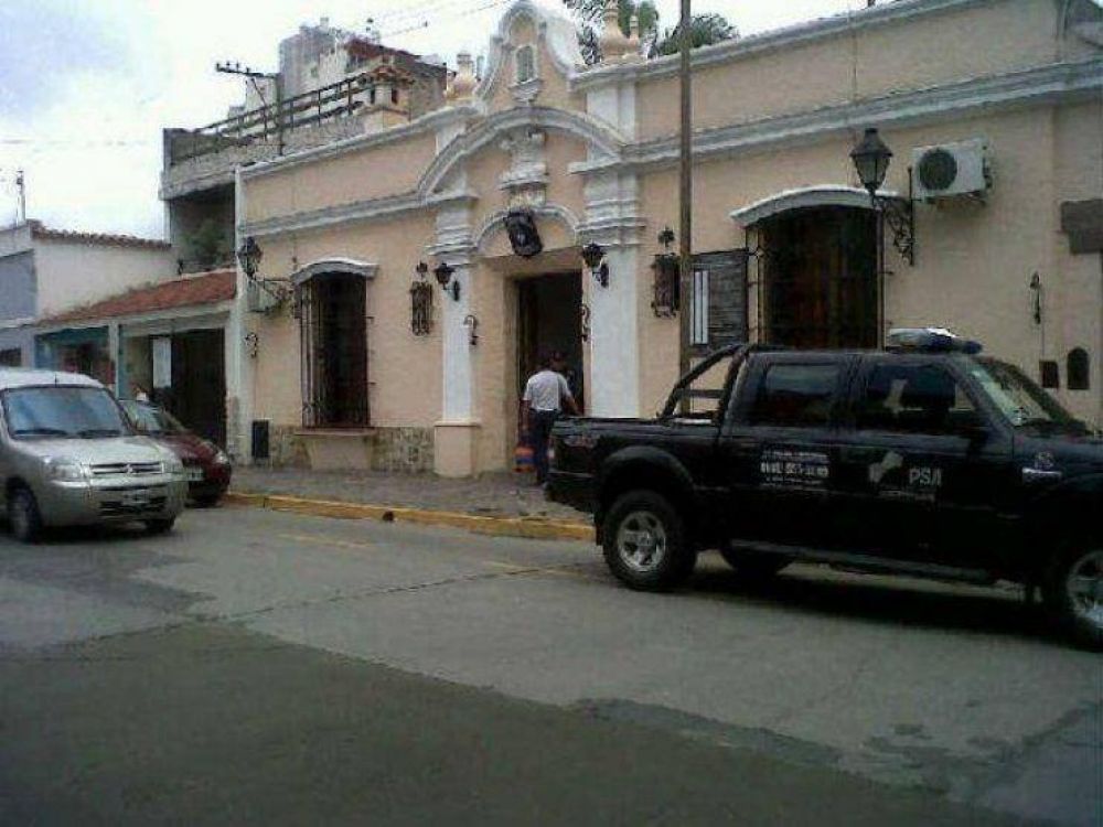 Detienen a siete polic�as por organizar robos en rutas