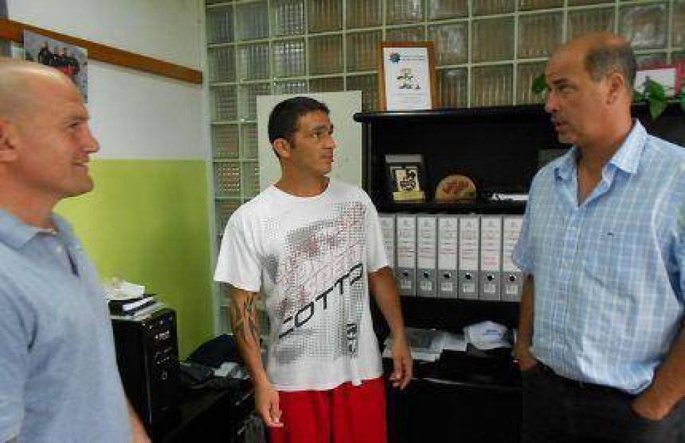 Rub�n �Siru� Acosta defiende en Brasil su t�tulo supermediano del CMB