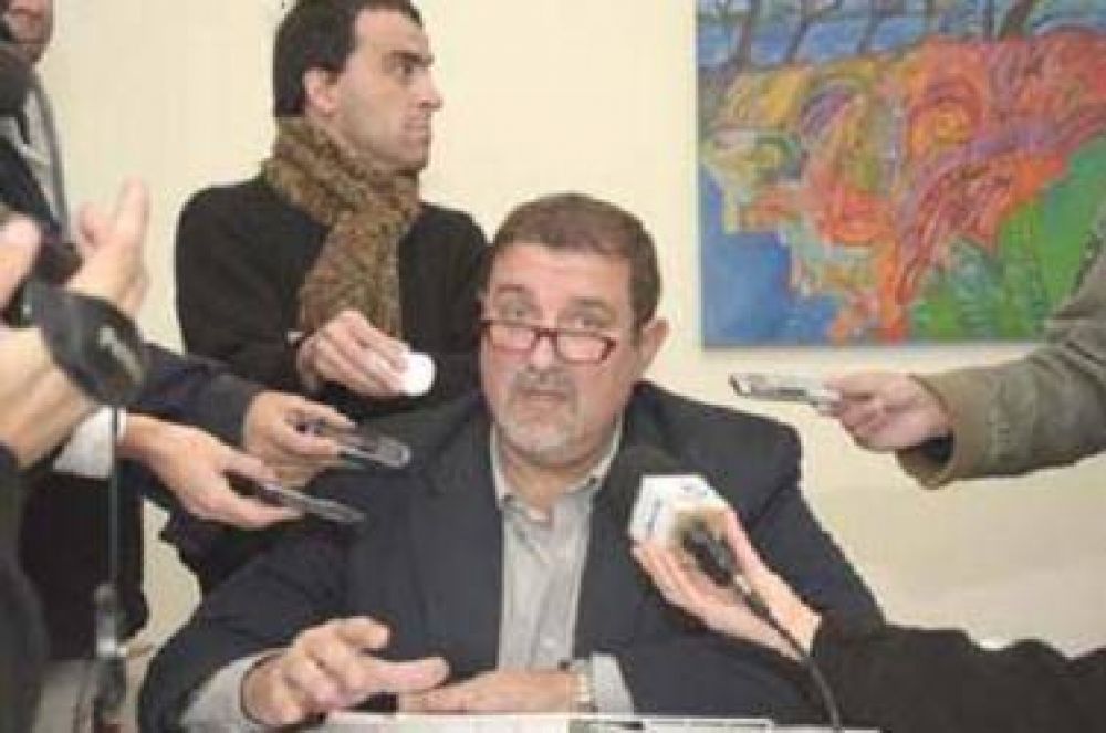 Foulkes firm� el decreto que llama a votar el 17 de marzo
