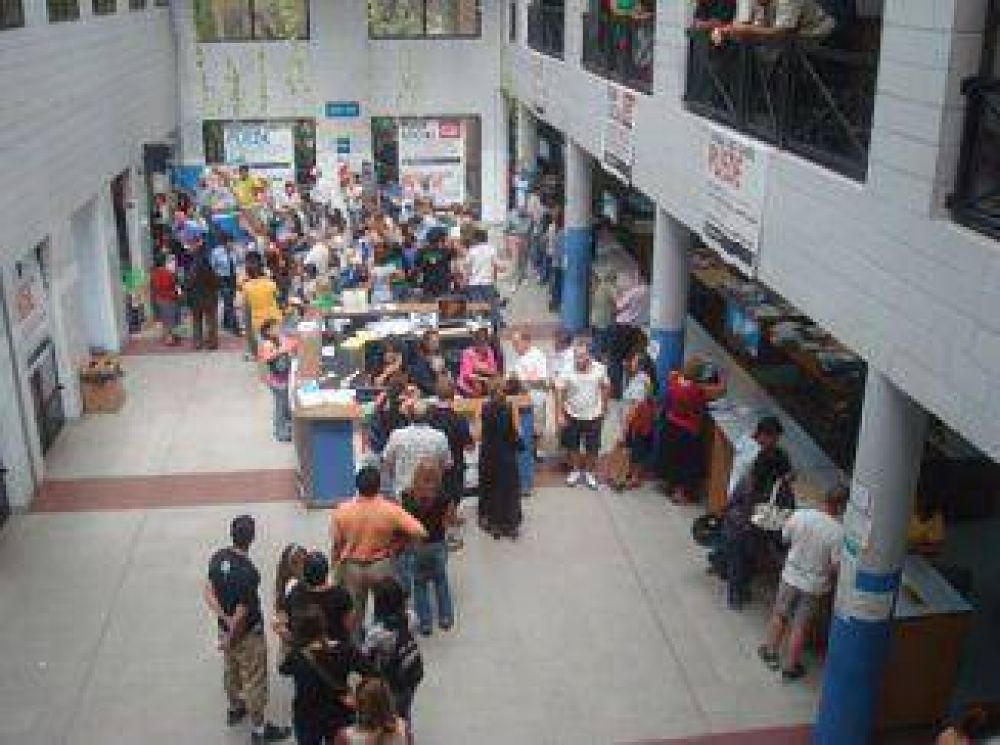 Se fortalece la marcha a la Comuna contra el aumento de tasas