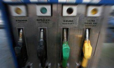 Aseguran que YPF env�a menos combustible a las estaciones locales