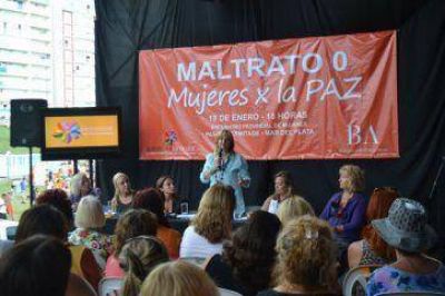 Scioli cierra Encuentro "Mujeres por la Paz"