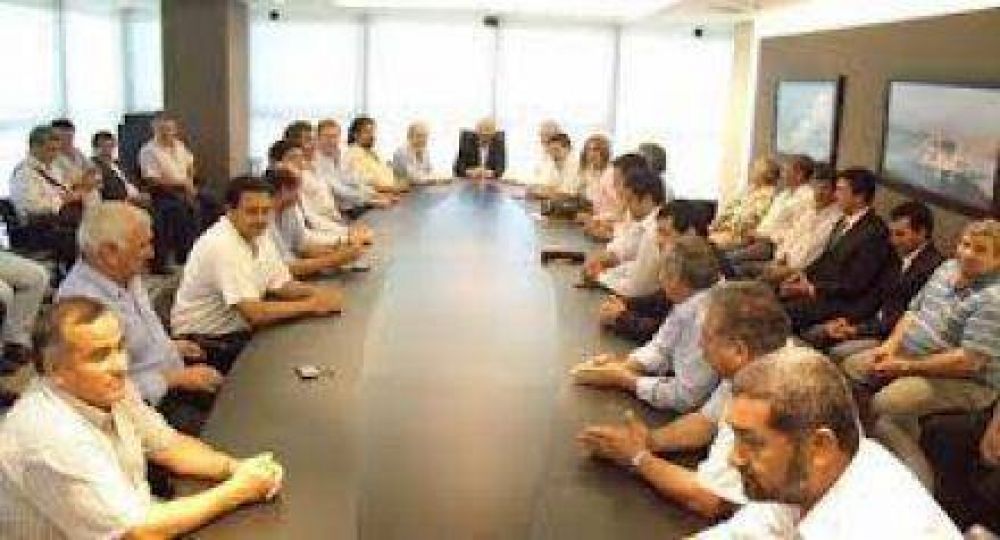 Autoridades de gobierno e intendentes evaluaran plan de obras 