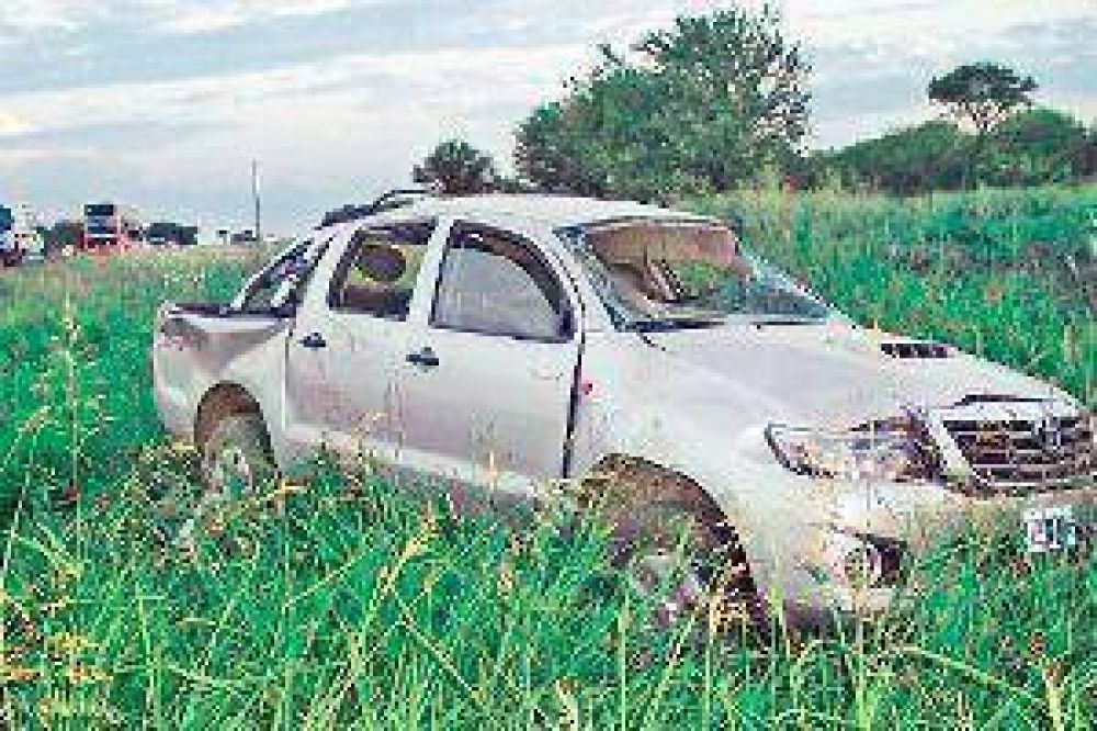 Santiague�os murieron en Salta al volcar una camioneta en la ruta 34