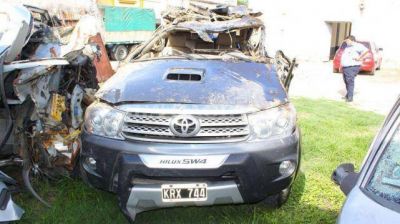 Una ni�a muri� tras el vuelco de una camioneta