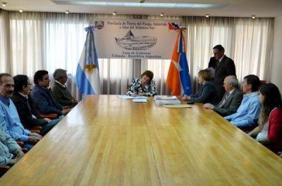 Se reactivan las obras del barrio Felipe Varela y se ampliar�n los Jardines 5 y 11 de R�o Grande 