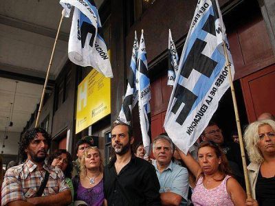 Los docentes de la Ciudad discutir�n el nuevo salario a fin de mes: piden 25%