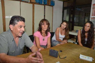 "PEDIMOS LA CONTINUIDAD DE LOS PRIMEROS A�OS DE CIENCIAS POL�TICAS Y DEL PROFESORADO DE PSICOLOG�A"