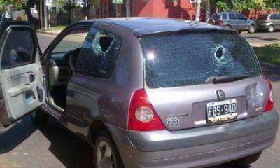 Pelea entre j�venes dej� como saldo cuatro detenidos y un auto roto 