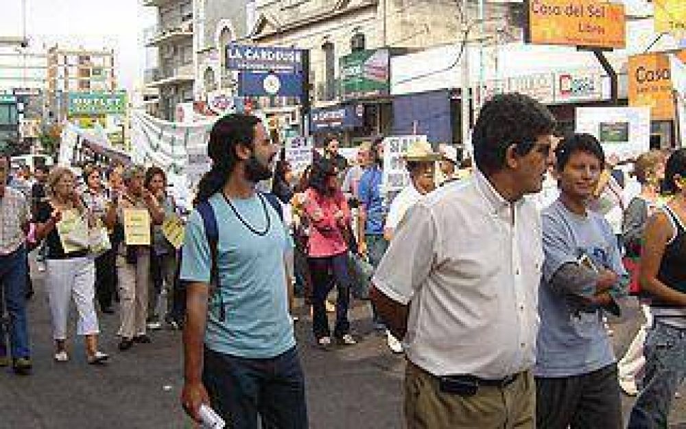El Foro consigui� el compromiso de AySA para reanudar las obras
