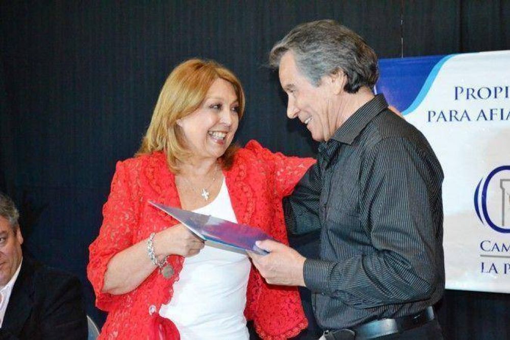 Delfor Sombra se presenta esta noche en Realic�