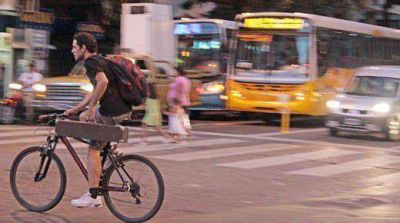 Paro de usuarios y �Marcha de la Bronca� contra el boleto a $4,10