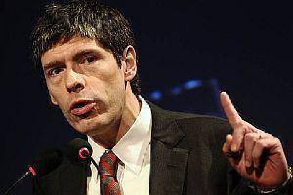 Abal Medina dijo que el Gobierno no pone "techo" a las paritarias