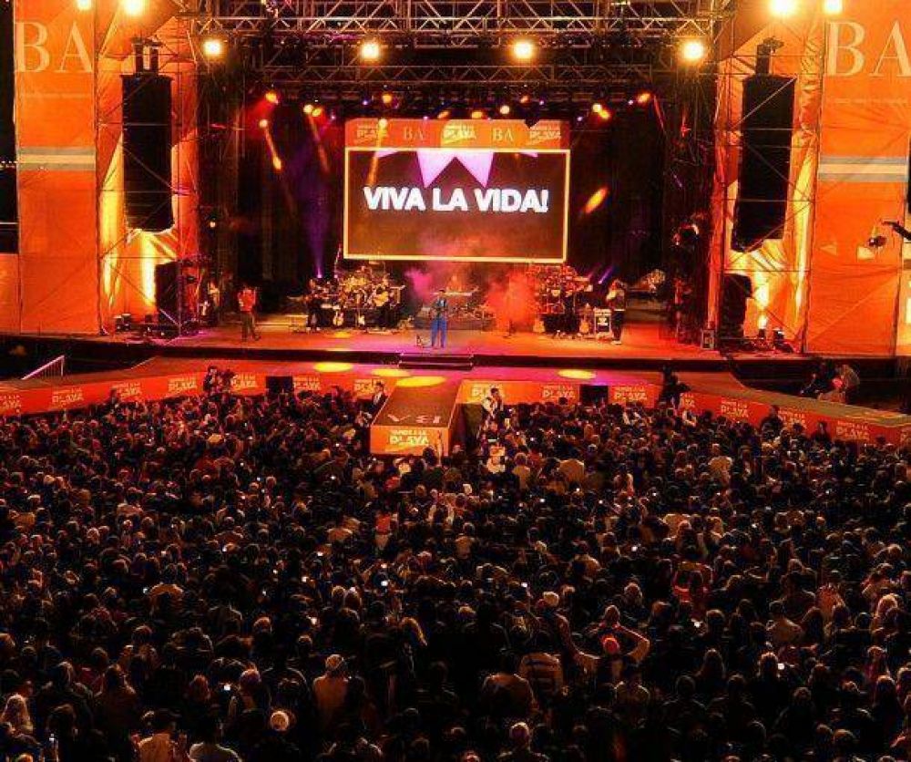 M�s de 100 mil personas junto a Sandra Mihanovich y Luciano Pereyra