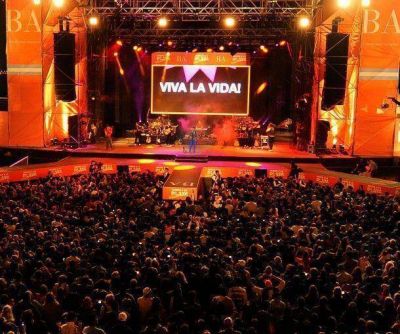 M�s de 100 mil personas junto a Sandra Mihanovich y Luciano Pereyra