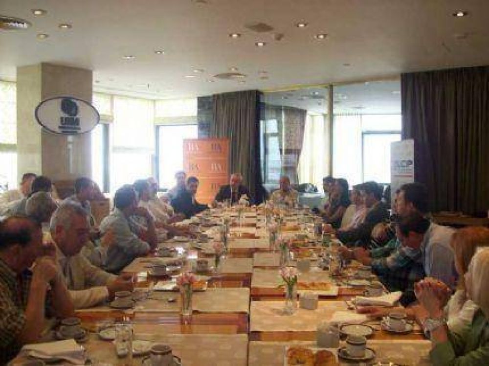 La UCIP , la UIM e industriales marplatenses en desayuno con el Subsecretario de Comercio