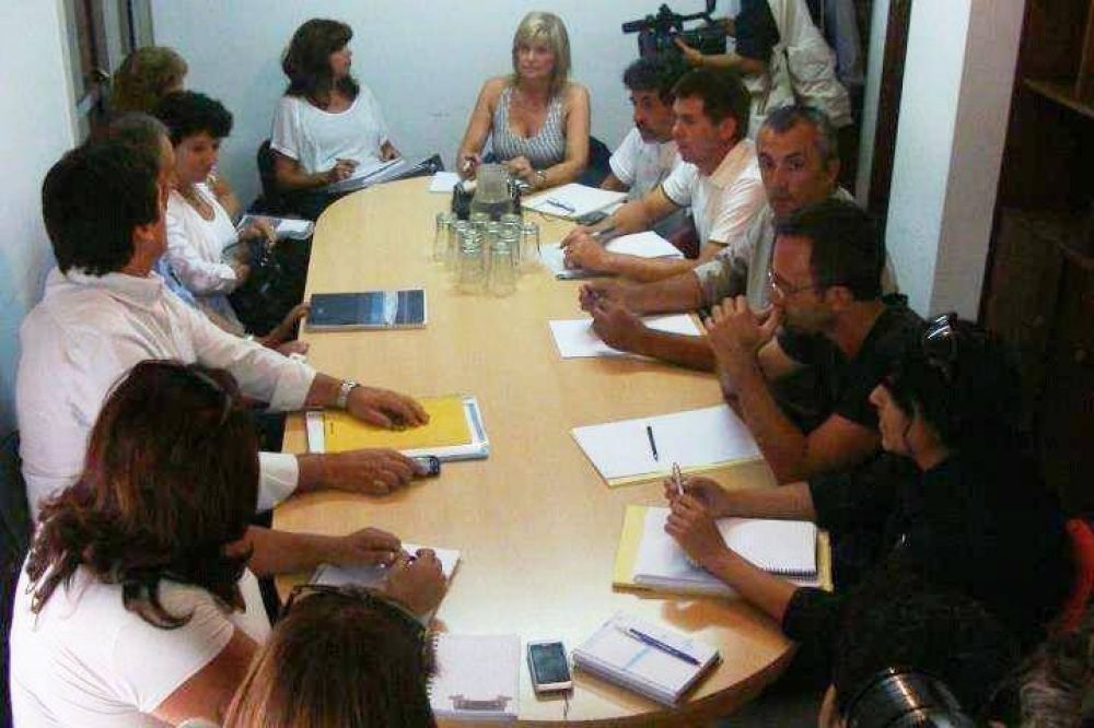 Docentes definen en febrero la propuesta del gobierno