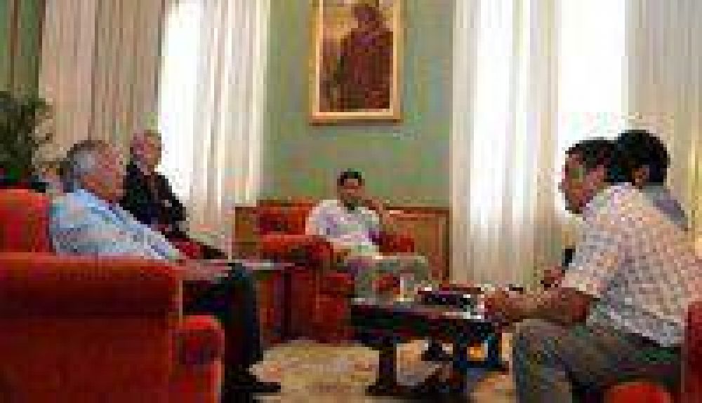 Fellner respecto al ingenio La Esperanza: "hay una decisi�n absoluta del gobierno de mantener est� fuente productiva abierta�