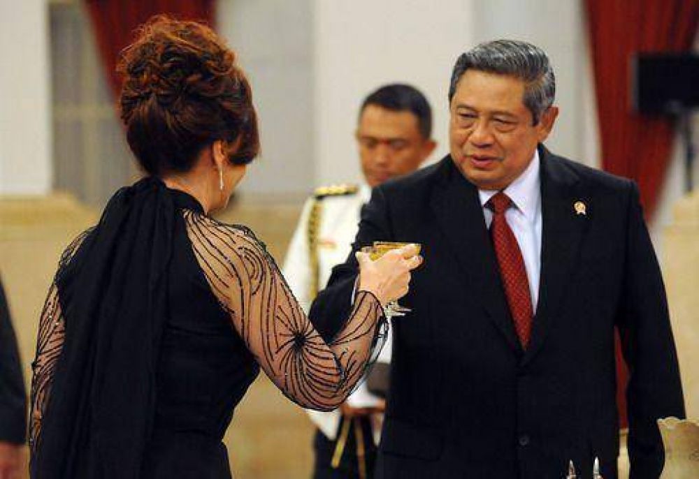 Cristina invit� al presidente de Indonesia a visitar las Cataratas del Iguaz�