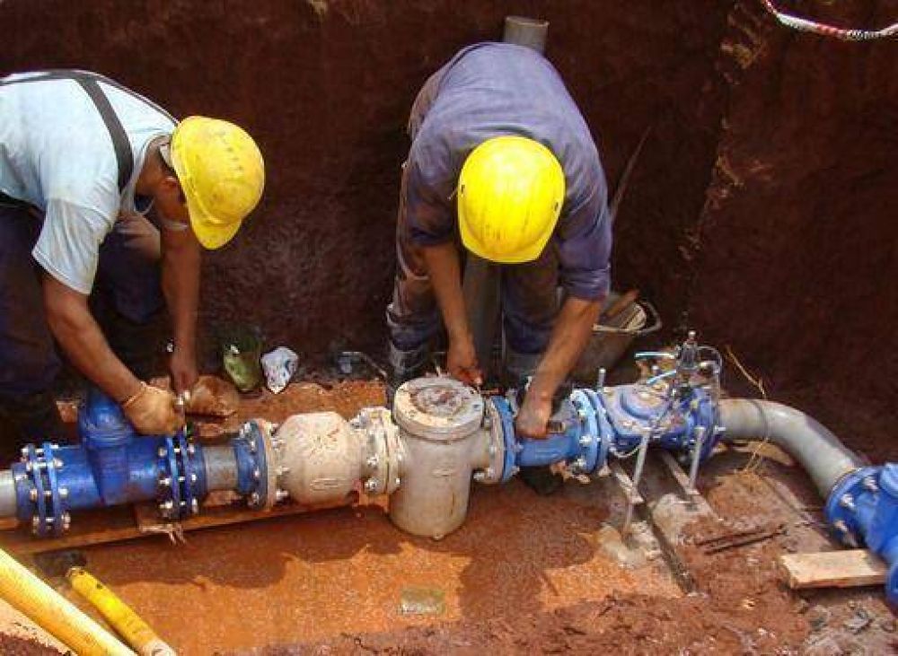 Incorporan tecnolog�a al servicio de agua potable para miles de familias