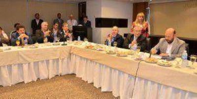 Insfr�n e intendentes rubricaron actas para las obras pr�ximas a ejecutarse en los municipios