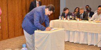 Insfr�n e intendentes rubricaron actas para obras