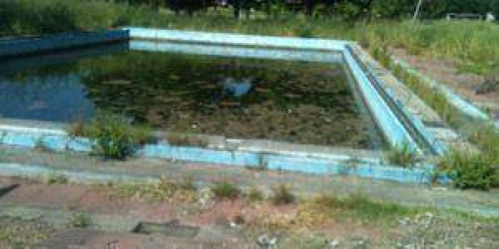 Centro de Educaci�n F�sica �destruido� por el deterioro