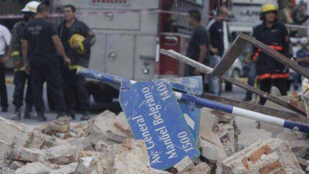 Un obrero herido al derrumbarse una pared de una obra en construcci�n