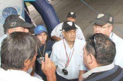 Tras la pol�mica, la organizaci�n dio ganador a Emanuel Salda�o