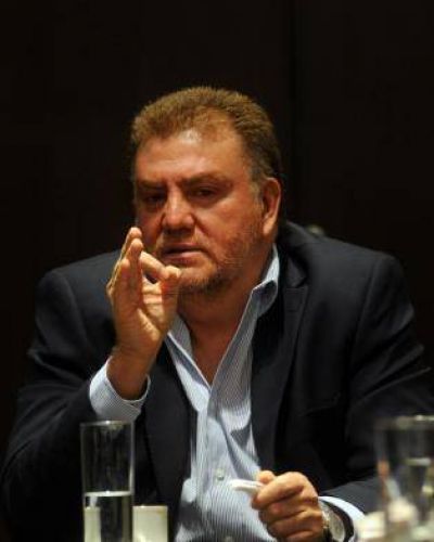 Amaya defendi� la suba tributaria a taxis la g�nesis del conflicto