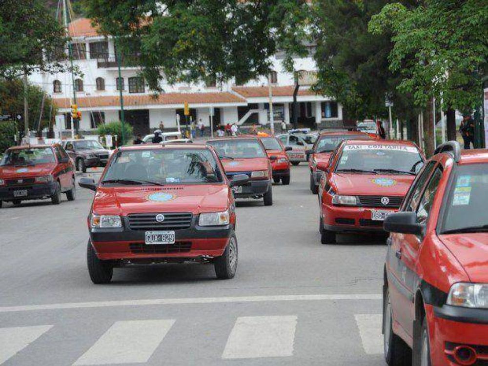 Peones de taxis piden definiciones a la AMT para el sector