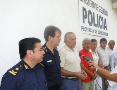 La Municipalidad de San Nicol�s entreg� un nuevo patrullero policial
