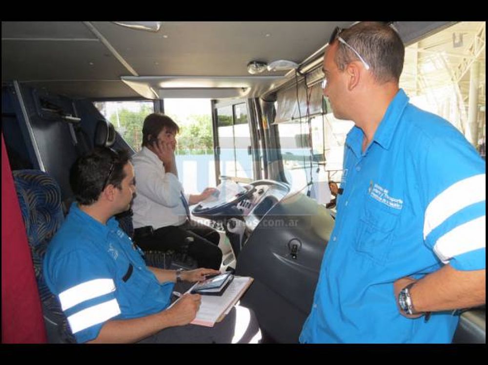 La CNRT retuvo al menos cuatro colectivos en la terminal de Gualeguaych�